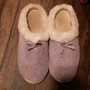 Easy spirit slippers